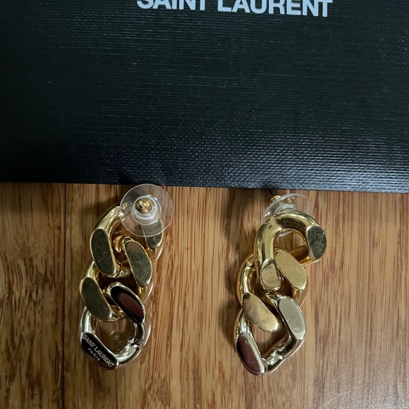 BNWT YSL Curb Earrings - Picture 5 of 8